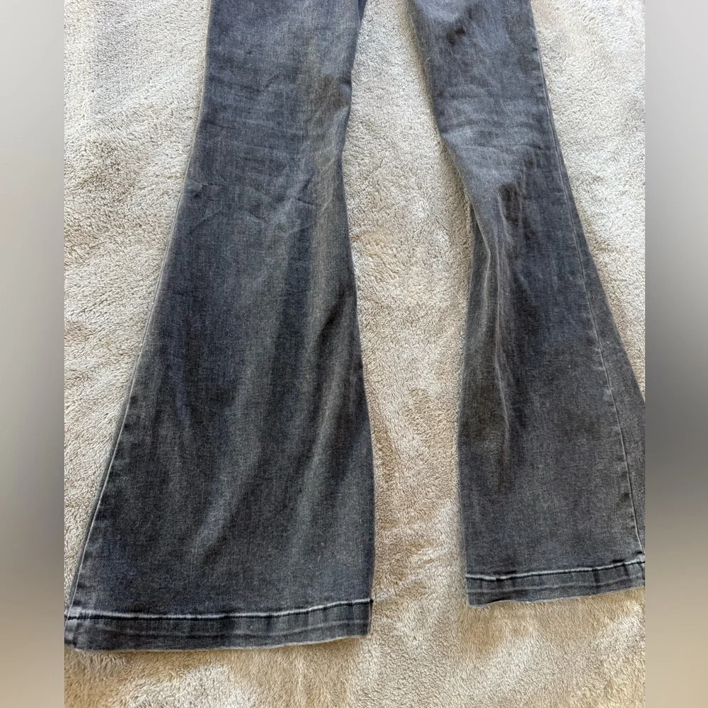 Free People We The Free Black Carly Mid Rise Flare Overalls Size 24 - Picture 8 of 11